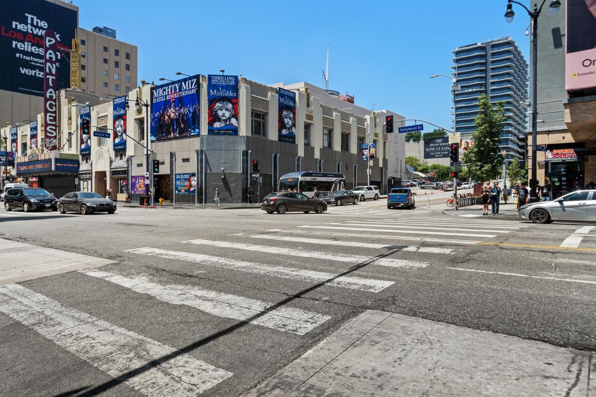 Hotel H-Wood — Photos 1